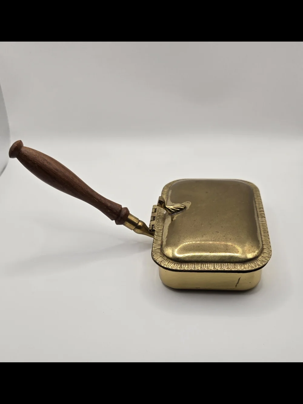 ✨ Vintage Brass Silent Butler Crumb Catchers – Set of 2 - Picture 4 of 15